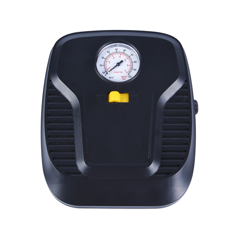 HC626 -kjøretøyspumpen kan brukes til å blåse opp biler, basketballer, sykler